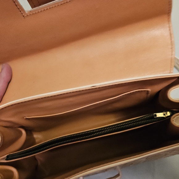 White (bone) Carved Leather purse, Vintage and Never Used! Hand carved in Mexico - Picture 10 of 10